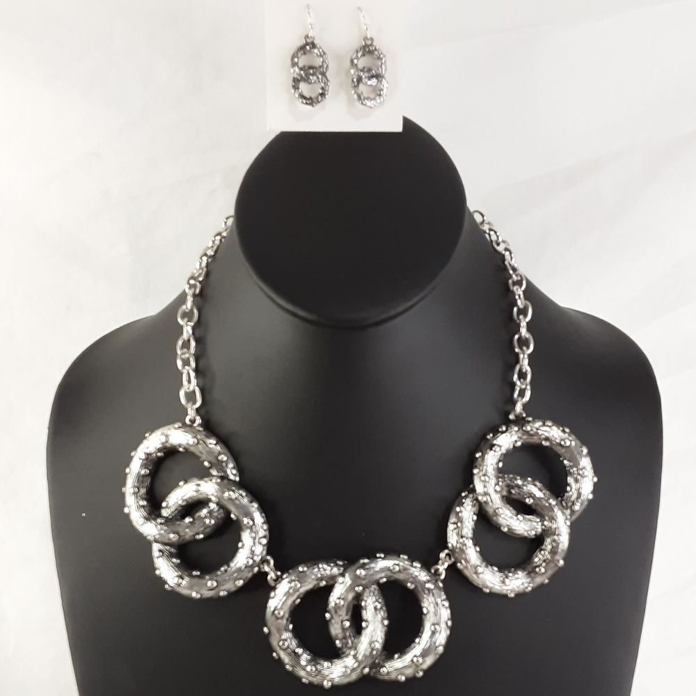 " Bumpy" Silver Necklace with Matching Earrings